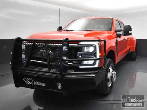Used 2024 Ford F350 Lariat w/ FX4 Off-Road Package AWD/4WD image 54