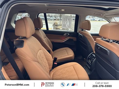 Used 2023 BMW X7 xDrive40i w/ Premium Package image 21