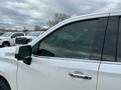 Used 2022 Chevrolet Silverado 1500 High Country w/ Technology Package image 16