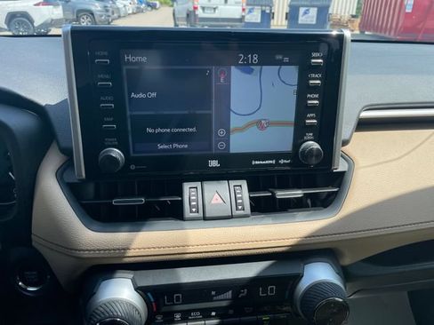 Used 2019 Toyota RAV4 Limited w/ Cold Weather Package FWD image 14