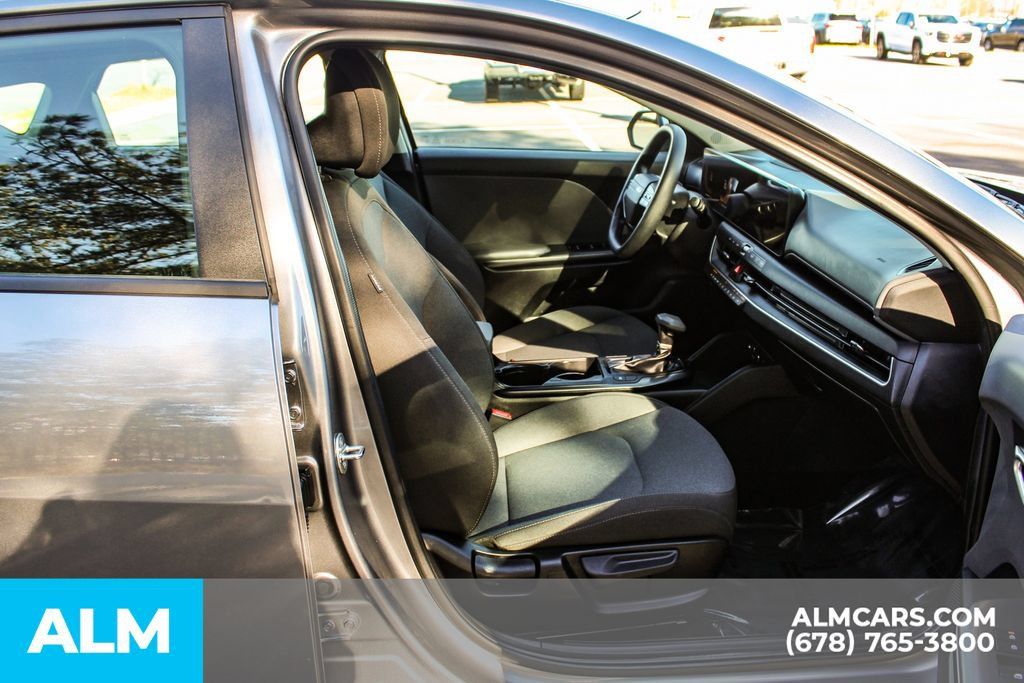 Used 2025 Kia K4 FWD image 20