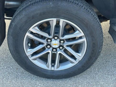 Used 2022 Chevrolet Colorado LT w/ LT Convenience Package image 7