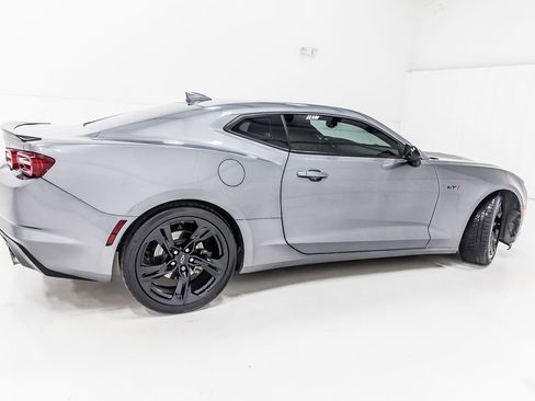 Used 2021 Chevrolet Camaro LT RWD image 9