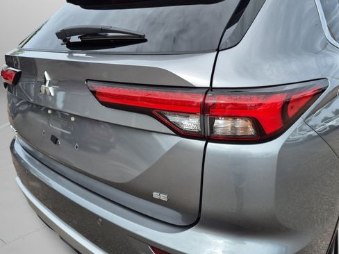 Used 2022 Mitsubishi Outlander SE FWD image 34