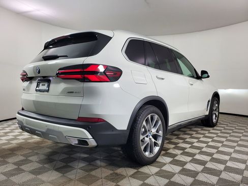 Used 2025 BMW X5 xDrive40i w/ Parking Assistance Package AWD/4WD image 10