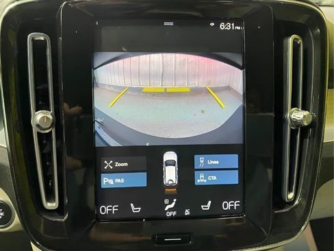 Used 2022 Volvo XC40 T5 Momentum AWD/4WD image 16