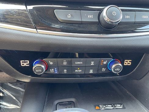 Used 2021 Buick Enclave Avenir w/ Avenir Technology Package image 23