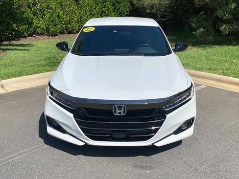 Used 2022 Honda Accord Sport image 2