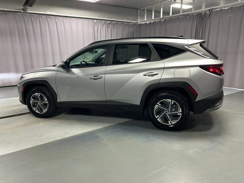 Used 2025 Hyundai Tucson Blue AWD/4WD image 4