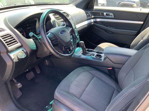 Used 2017 Ford Explorer XLT FWD image 24