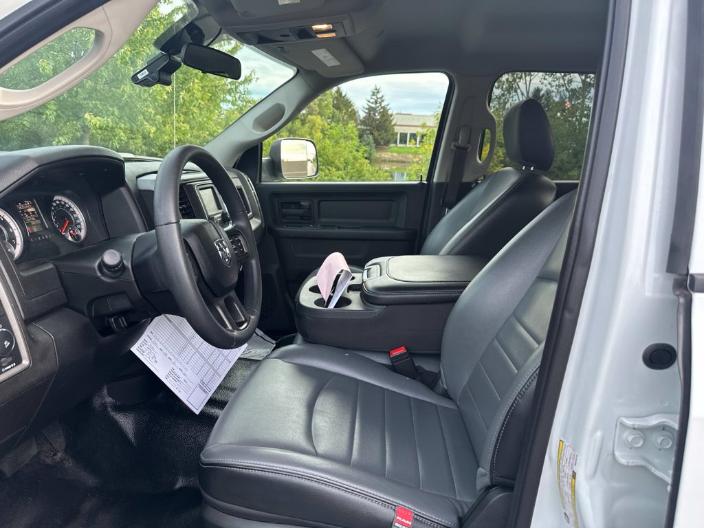 Used 2022 RAM 1500 Tradesman w/ Chrome Appearance Group AWD/4WD image 9