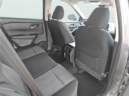 Certified 2025 Nissan Rogue SV FWD image 31
