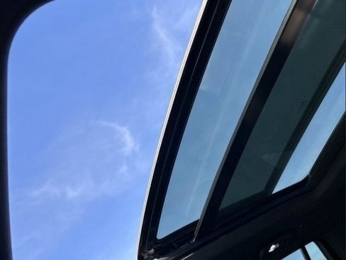 Certified 2023 Cadillac XT6 Premium Luxury image 5