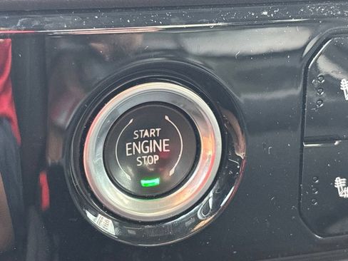 Used 2023 Chevrolet Silverado 1500 LT AWD/4WD image 18