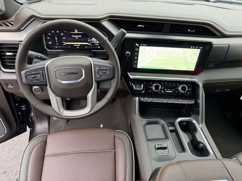 New 2026 GMC Sierra 2500 Denali w/ Denali Reserve Package image 9