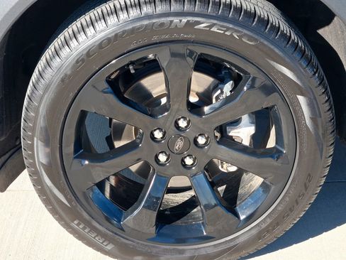 Used 2023 Ford Explorer ST-Line w/ Class IV Trailer Tow Package image 9