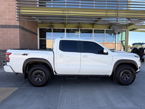 Used 2025 Nissan Frontier PRO-4X AWD/4WD image 9