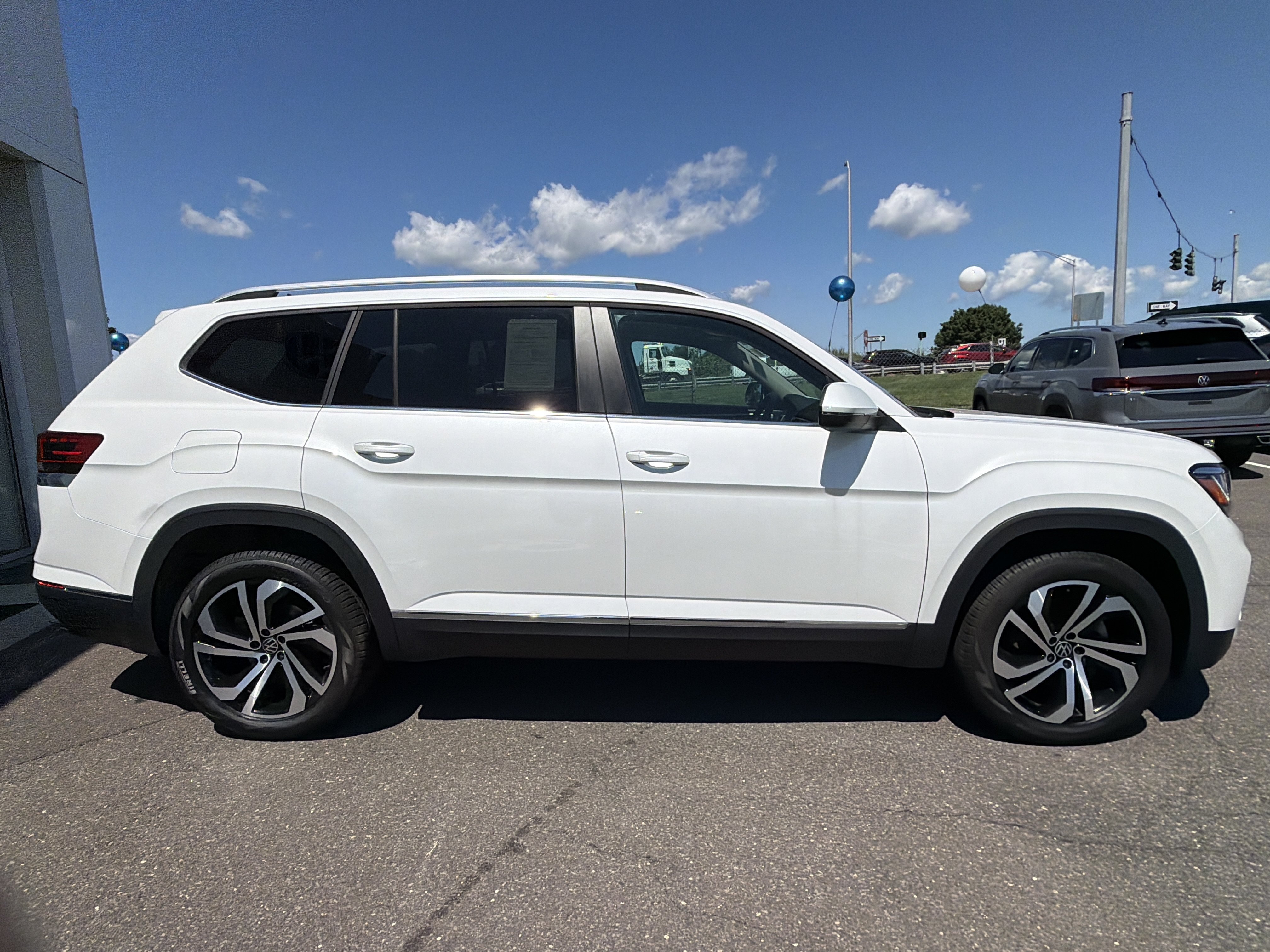 Certified 2023 Volkswagen Atlas SEL AWD/4WD image 4