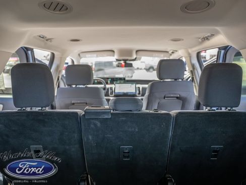 Used 2025 Ford Expedition Active AWD/4WD image 16