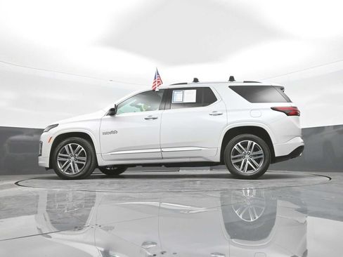 Used 2023 Chevrolet Traverse High Country AWD/4WD image 42