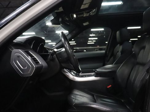 Used 2015 Land Rover Range Rover Sport SE image 10
