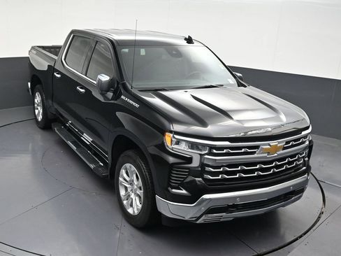 Used 2025 Chevrolet Silverado 1500 LTZ AWD/4WD image 22