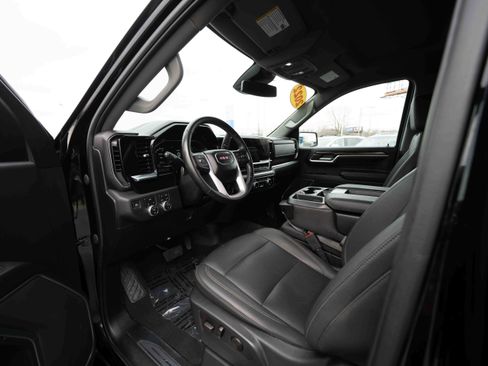 Used 2023 GMC Sierra 1500 SLT image 8
