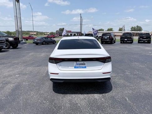 Used 2024 Honda Accord EX image 4