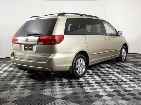 Used 2004 Toyota Sienna XLE Limited image 8