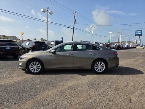 Used 2020 Chevrolet Malibu LT FWD image 2