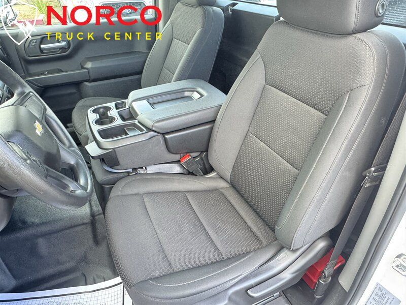 Used 2025 Chevrolet Silverado 1500 W/T RWD image 17