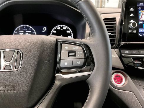 Used 2025 Honda Odyssey EX-L image 13