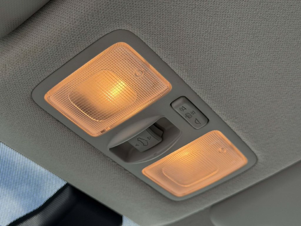 Certified 2024 Hyundai Venue SEL FWD image 37