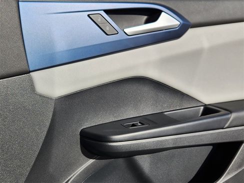 Used 2022 Volkswagen Taos SE image 19