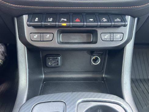 Used 2021 GMC Canyon AT4 w/ Driver Alert Package AWD/4WD image 6