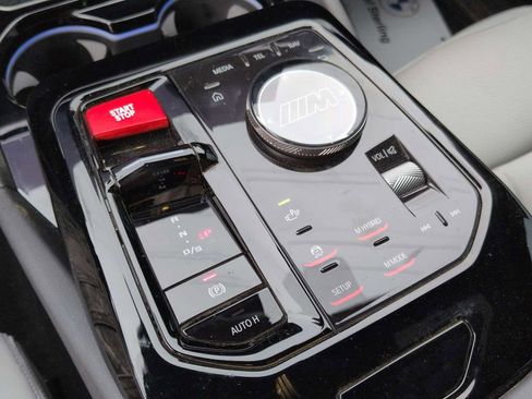 Used 2025 BMW M5 w/ Carbon Package image 33