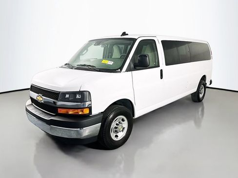 Used 2024 Chevrolet Express 3500 LT w/ LT Preferred Equipment Group RWD image 3