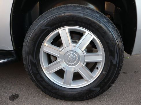 Used 2011 Cadillac Escalade AWD image 45