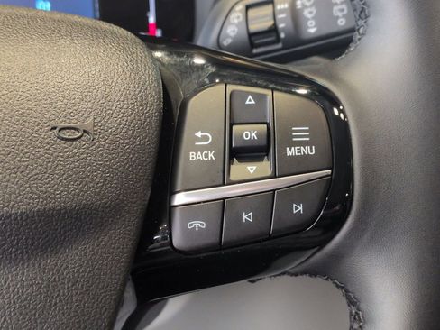 Certified 2025 Ford Escape SE FWD image 27