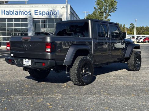 Used 2022 Jeep Gladiator Sport image 10