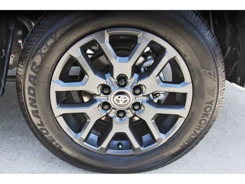 Used 2026 Toyota Tundra Platinum AWD/4WD image 31