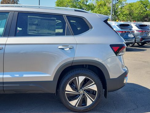 New 2025 Volkswagen Taos SE image 3