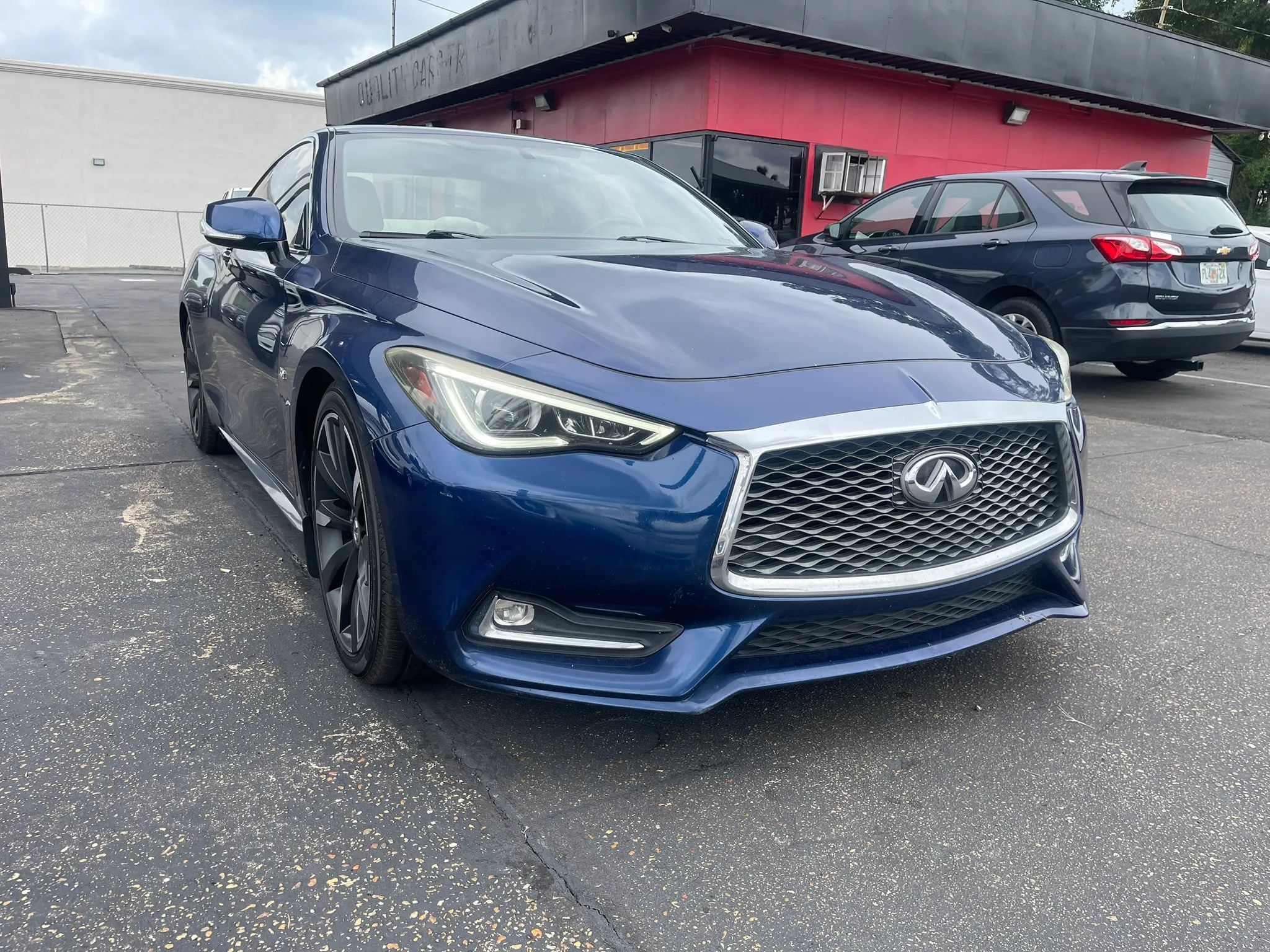 Used 2017 INFINITI Q60 3.0t w/ Premium Plus Package 3.0T RWD image 3