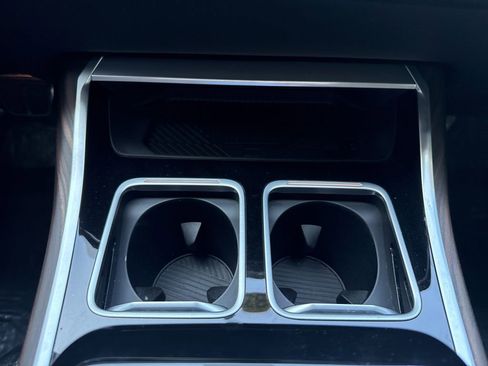 Used 2024 BMW 740i image 19