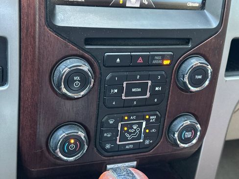 Used 2014 Ford F150 King Ranch w/ King Ranch Luxury Package AWD/4WD image 24