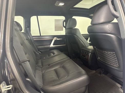 Used 2020 Toyota Land Cruiser Heritage Edition image 5