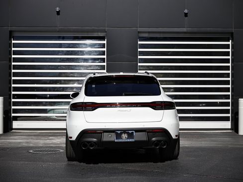 Used 2023 Porsche Macan S image 6