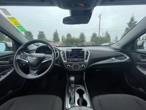 Used 2023 Chevrolet Malibu LT image 28