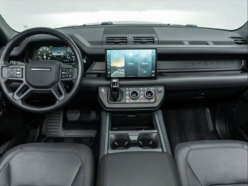 Used 2025 Land Rover Defender 110 S AWD/4WD image 19