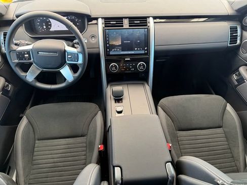 Used 2025 Land Rover Discovery S AWD/4WD image 6